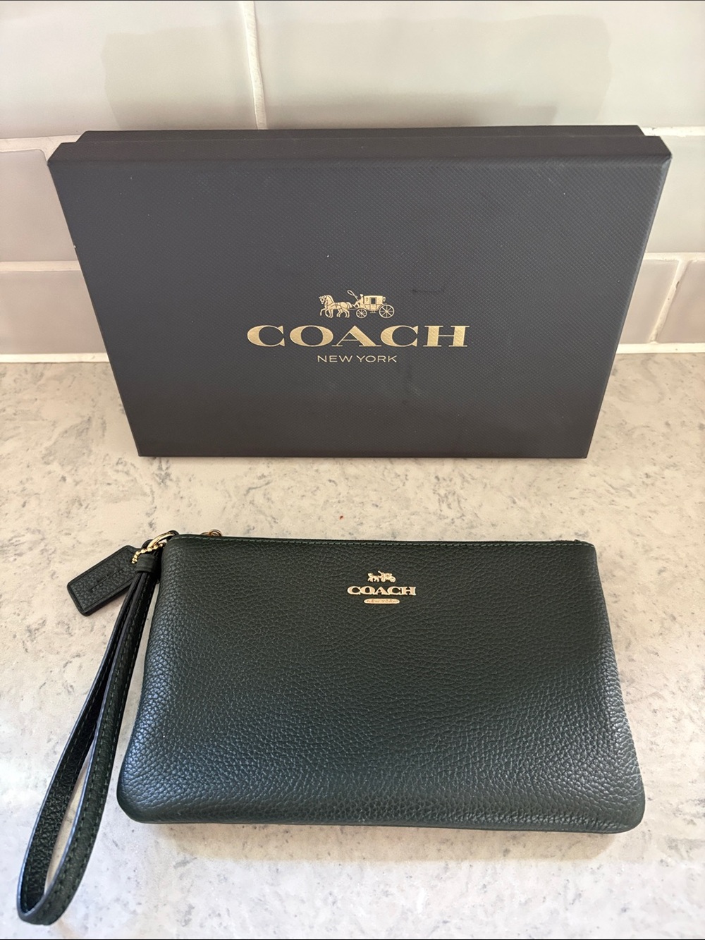 Coach pebble leather wristlet Amazon Hunter Green NEW